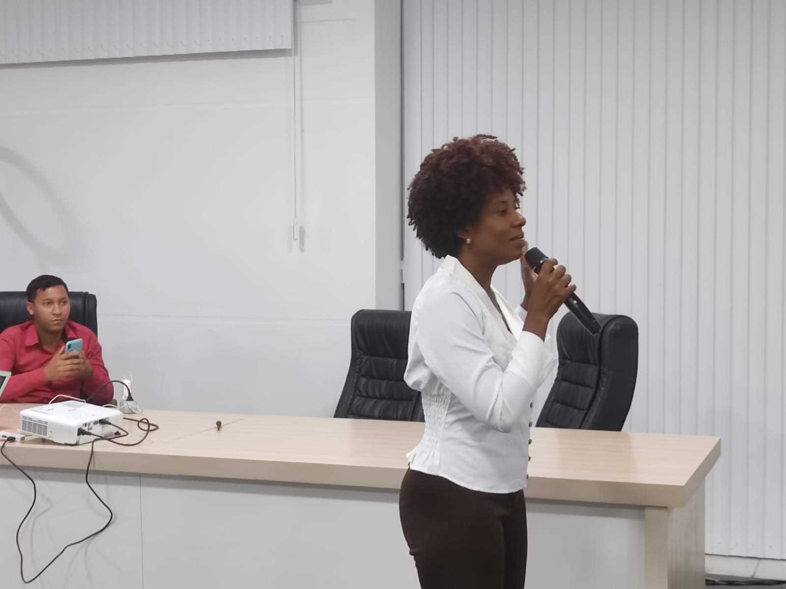 Camacã: Prefeitura de Camacã, SEBRAE e CDL promovem palestra sobre atendimento a clientes em vários temas